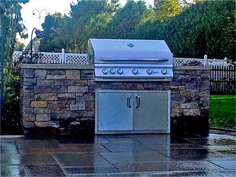 OUTDOOR KITCHENS